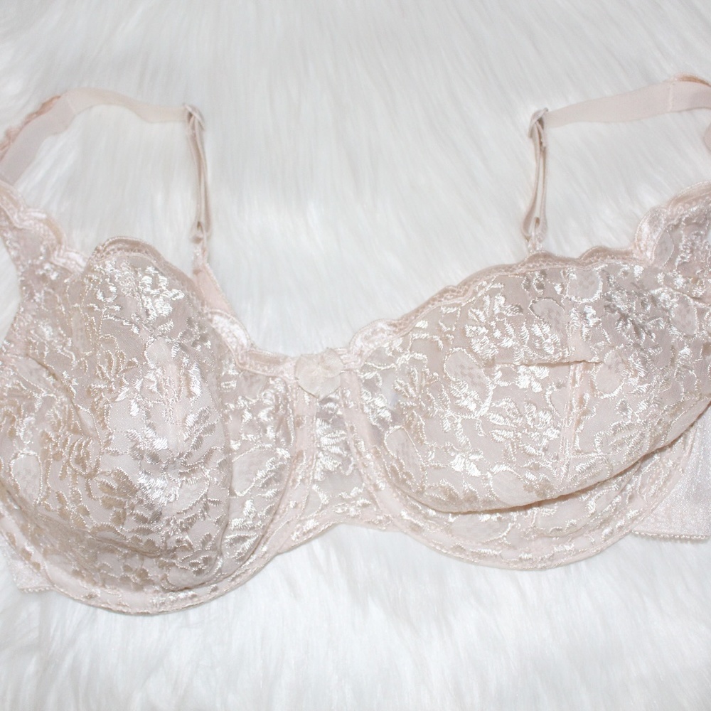 Olga, Shimmer lace full-fit Underwire bra NEW ....